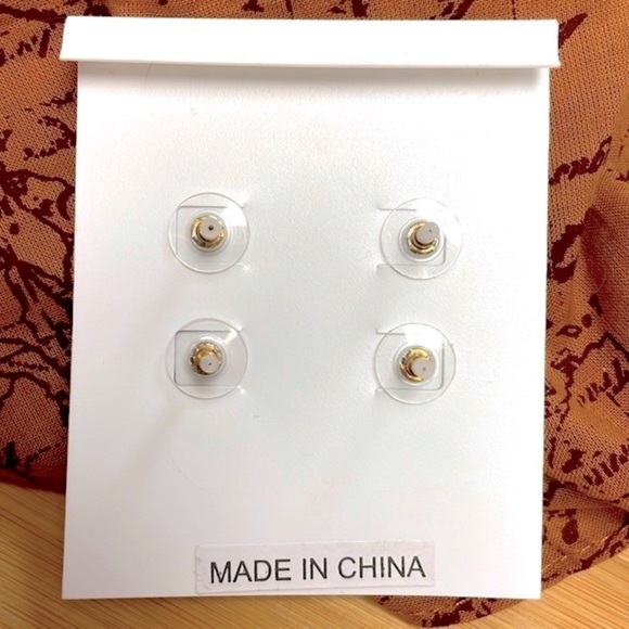 Brand New BaubleBar Set of 2 Pairs Halloween Post Earrings Spider Cobweb Sparkly - Picture 12 of 14